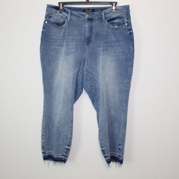 Judy Blue Relaxed Therma Denim Boyfriend Jeans Women's Plus Size 20W H13658 - Picture 2 of 11